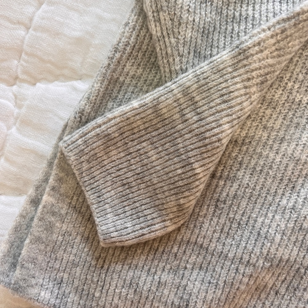 Halogen Grey Sweater - New - Size Small - Picture 4 of 7